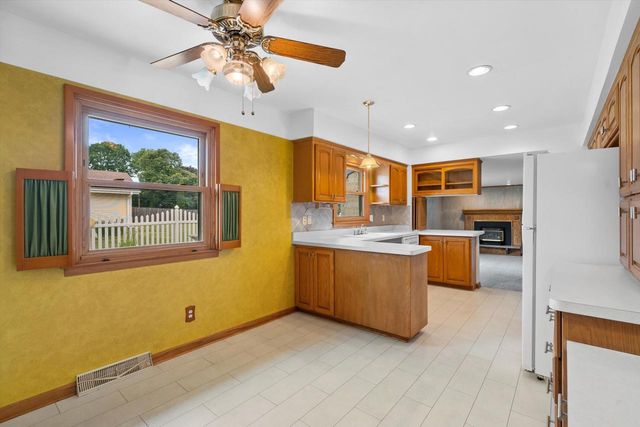 3028 Valley Forge STREET, Racine, WI 53404
