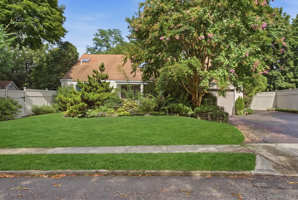 5 Highridge Drive, Huntington, NY 11743 — photo 2