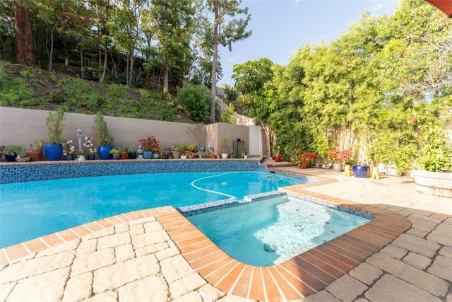 25891 Tree Top, Laguna Hills, CA 92653