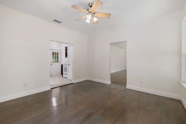 102 Patricks Aly, Liberty Hill, TX 78642