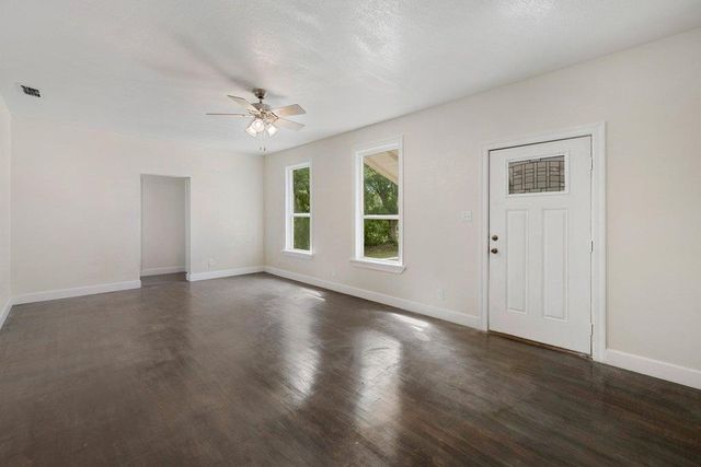 102 Patricks Aly, Liberty Hill, TX 78642