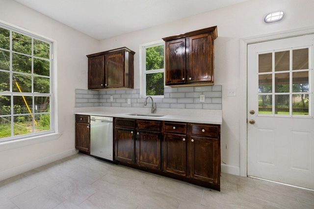 102 Patricks Aly, Liberty Hill, TX 78642