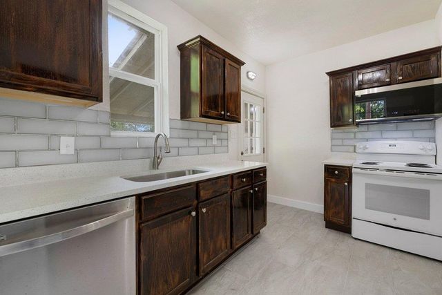 102 Patricks Aly, Liberty Hill, TX 78642
