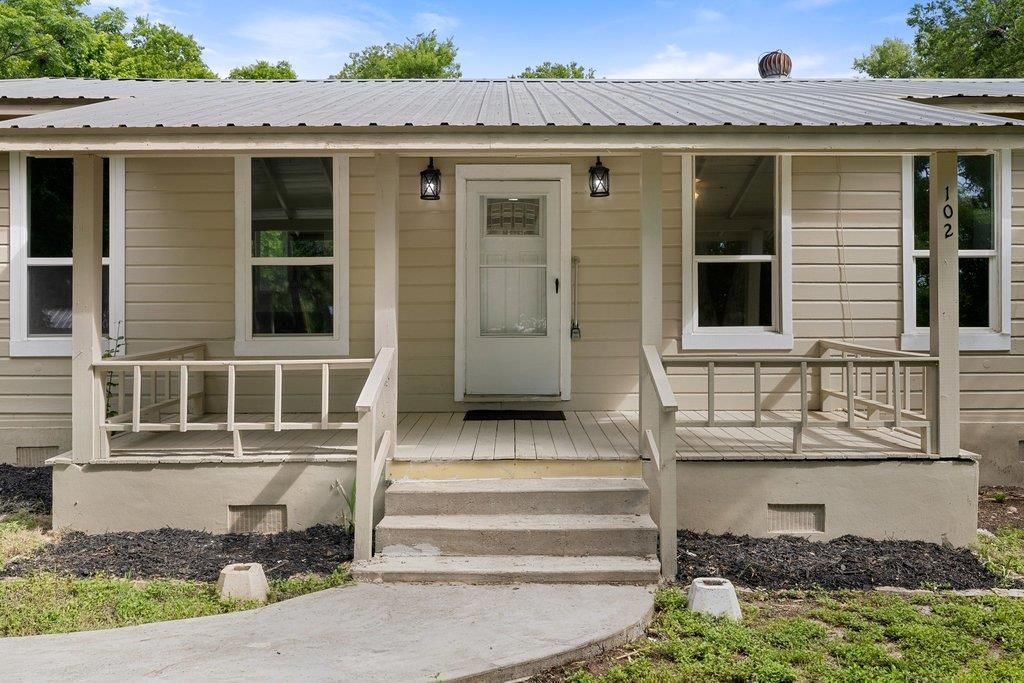 102 Patricks Aly, Liberty Hill, TX 78642