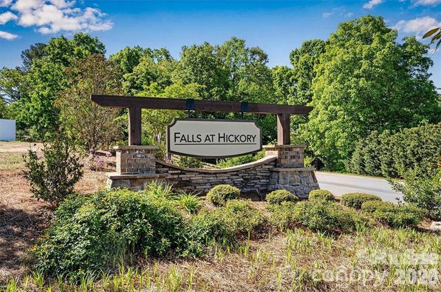 1330 37th Avenue Lane NE, Hickory, NC 28601