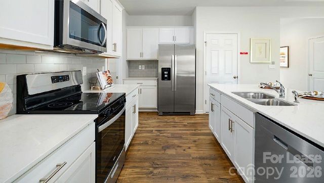 1330 37th Avenue Lane NE, Hickory, NC 28601