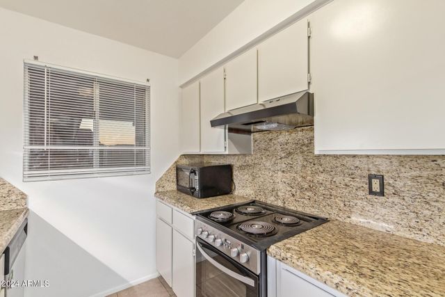 511 W Blackhawk Drive 4, Phoenix, AZ 85027