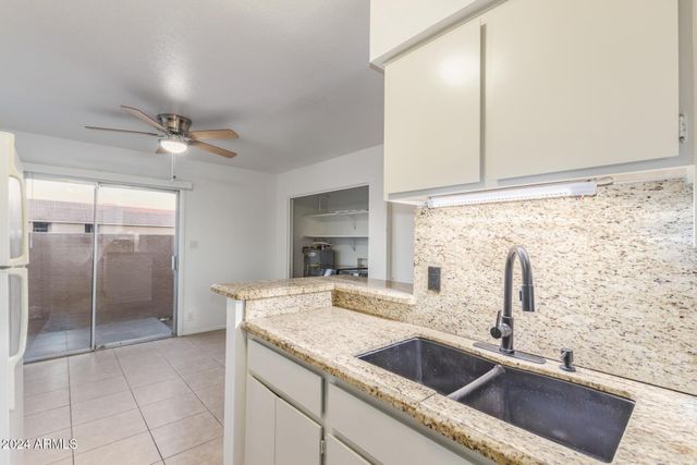 511 W Blackhawk Drive 4, Phoenix, AZ 85027