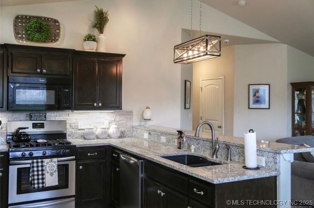 9069 S 256th East Avenue, Broken Arrow, OK 74014