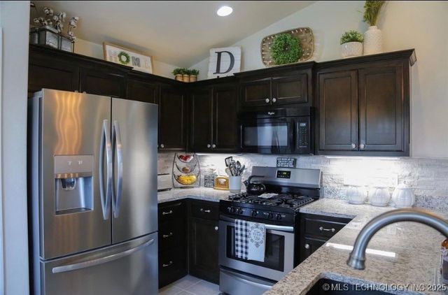 9069 S 256th East Avenue, Broken Arrow, OK 74014