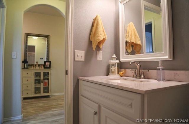 9069 S 256th East Avenue, Broken Arrow, OK 74014