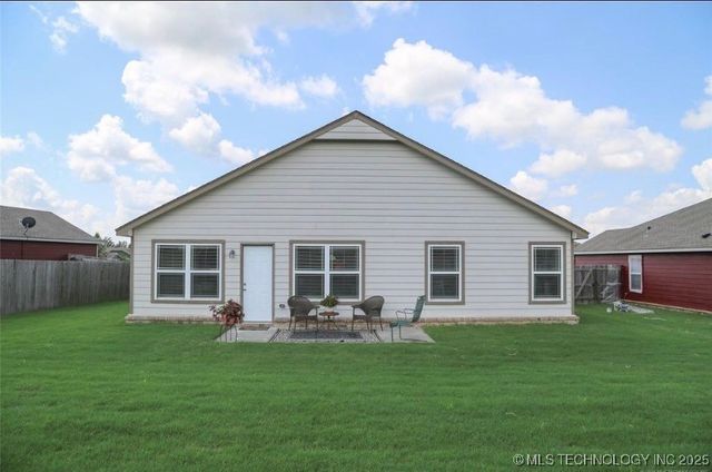 9069 S 256th East Avenue, Broken Arrow, OK 74014