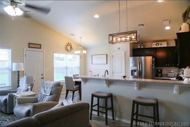 9069 S 256th East Avenue, Broken Arrow, OK 74014