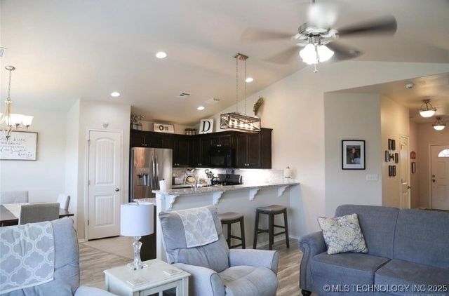 9069 S 256th East Avenue, Broken Arrow, OK 74014