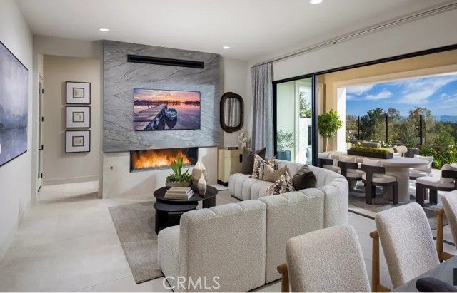 453 Treeline, Irvine, CA 92602