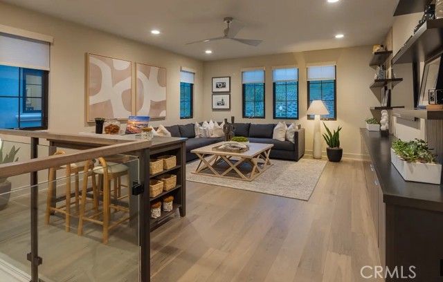 453 Treeline, Irvine, CA 92602