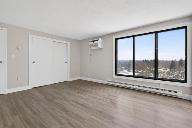 55 River Rd Apt 9C, Manchester, NH 03104