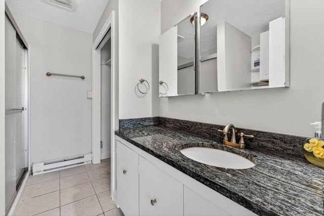 55 River Rd Apt 9C, Manchester, NH 03104