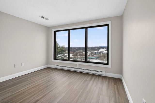 55 River Rd Apt 9C, Manchester, NH 03104