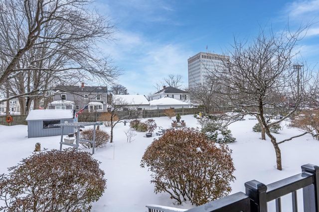 55 River Rd Apt 9C, Manchester, NH 03104