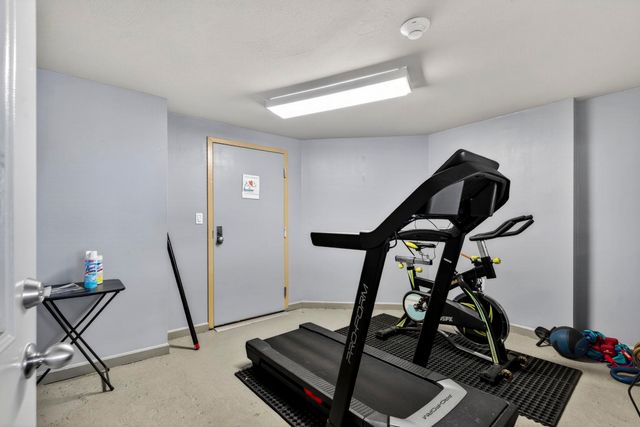 55 River Rd Apt 9C, Manchester, NH 03104