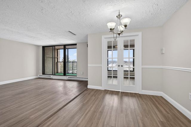 55 River Rd Apt 9C, Manchester, NH 03104