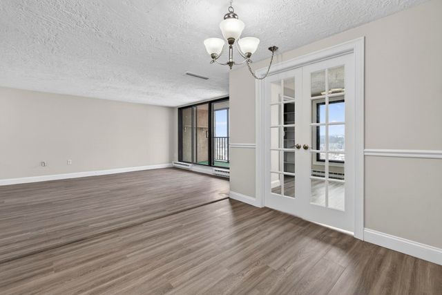 55 River Rd Apt 9C, Manchester, NH 03104