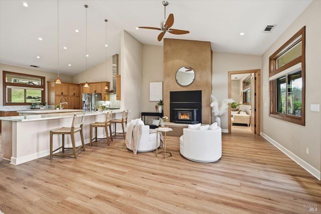 17205 Black Oak Hill Dr, Middletown, CA 95461