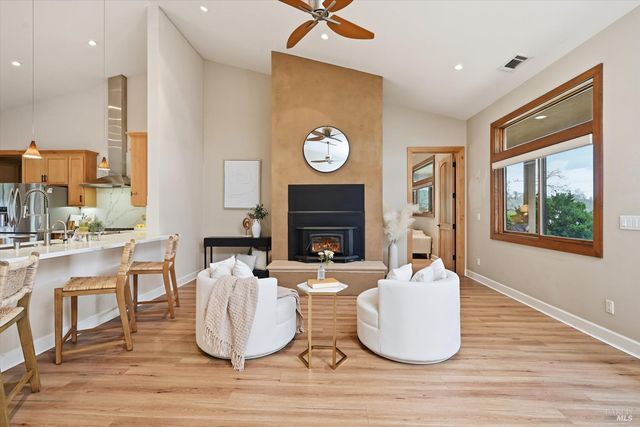 17205 Black Oak Hill Dr, Middletown, CA 95461