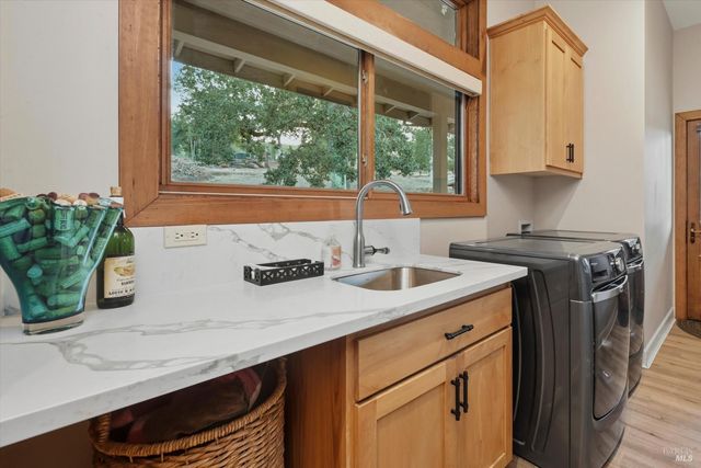 17205 Black Oak Hill Dr, Middletown, CA 95461