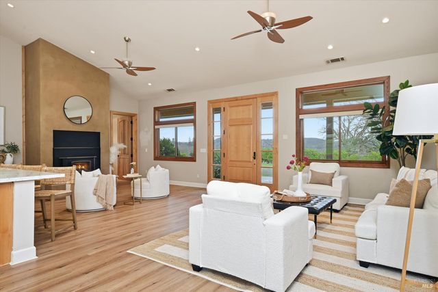 17205 Black Oak Hill Dr, Middletown, CA 95461