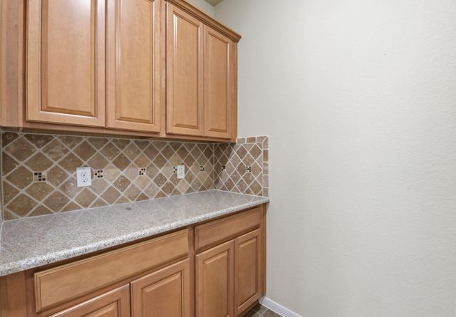 2552 Wild Oak Forest Lane, Seabrook, TX 77586