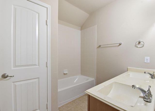 2552 Wild Oak Forest Lane, Seabrook, TX 77586