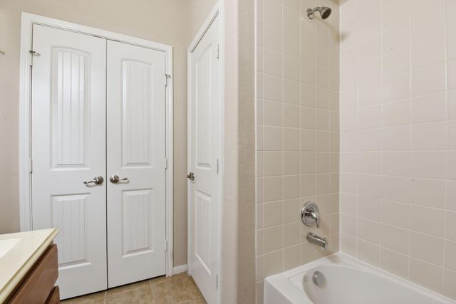 2552 Wild Oak Forest Lane, Seabrook, TX 77586