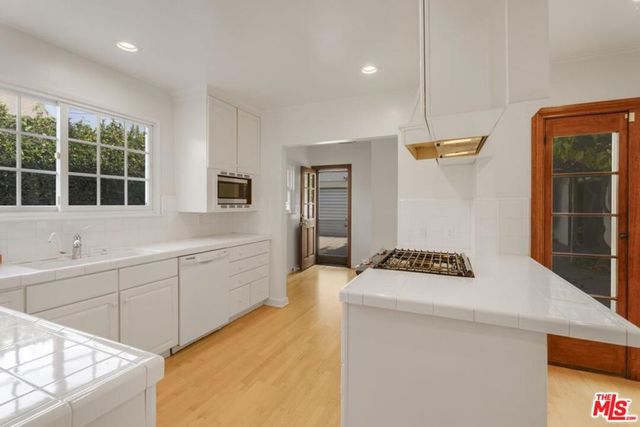 1714 Warnall Avenue, Los Angeles, CA 90024