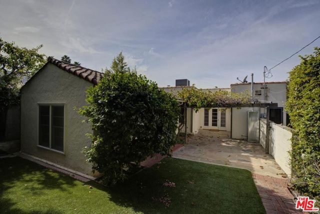 1714 Warnall Avenue, Los Angeles, CA 90024