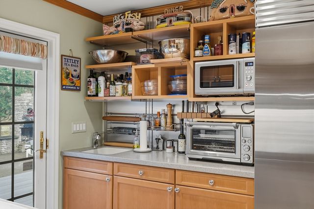 117 Castle Hill Rd, Windham, NH 03087