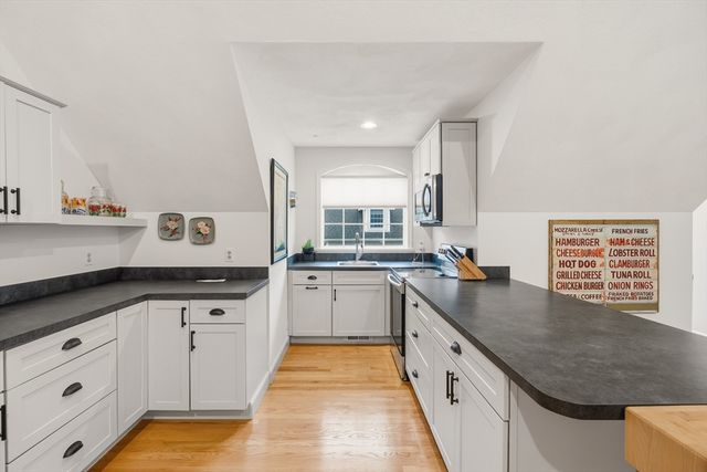 117 Castle Hill Rd, Windham, NH 03087