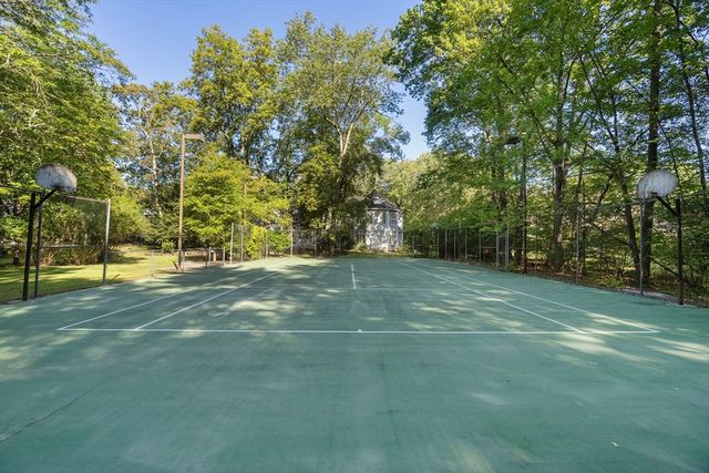 117 Castle Hill Rd, Windham, NH 03087
