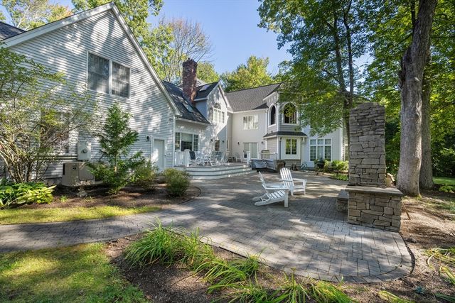 117 Castle Hill Rd, Windham, NH 03087