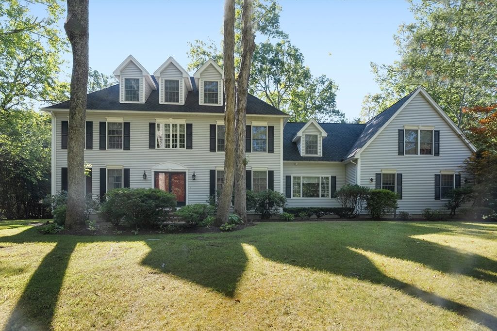 117 Castle Hill Rd, Windham, NH 03087