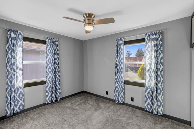 325 W Barnett Road, Medford, OR 97501