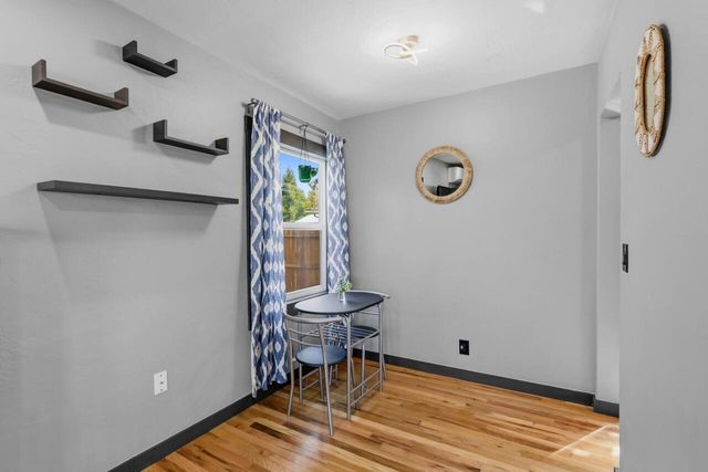 325 W Barnett Road, Medford, OR 97501