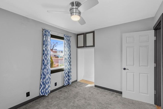 325 W Barnett Road, Medford, OR 97501