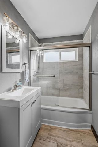 325 W Barnett Road, Medford, OR 97501