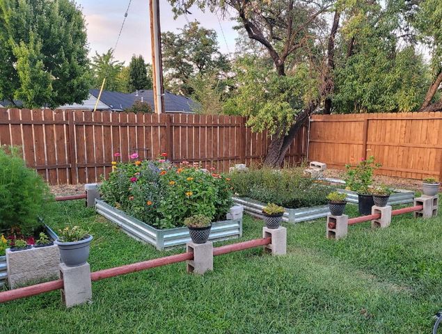 325 W Barnett Road, Medford, OR 97501