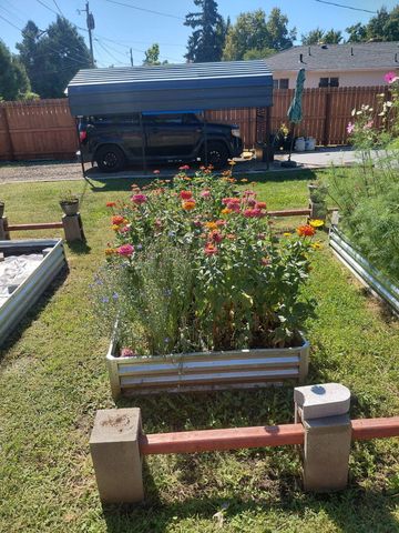 325 W Barnett Road, Medford, OR 97501