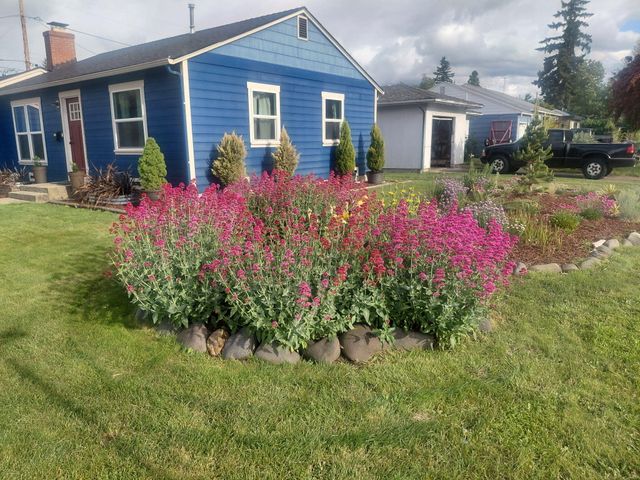 325 W Barnett Road, Medford, OR 97501