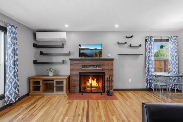 325 W Barnett Road, Medford, OR 97501