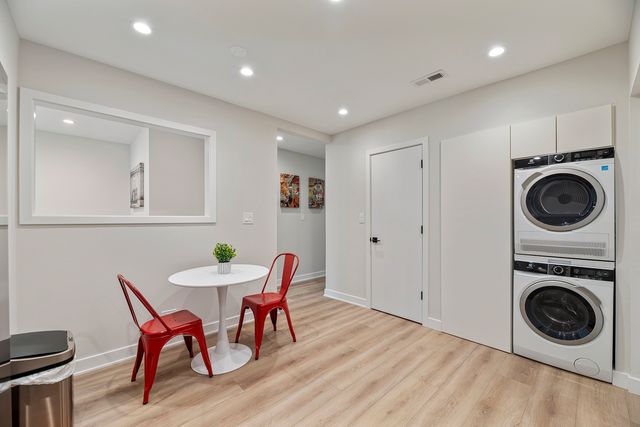 7109 N Western Avenue 2N, Chicago, IL 60645